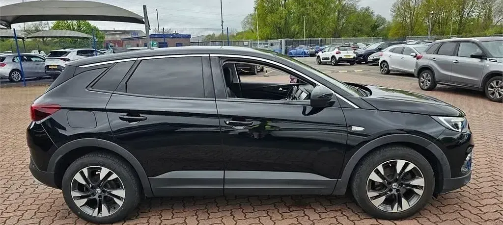 Second-hand Vauxhall Grandland X SRi 130 CP (95 kW) 2019 Negru SUV