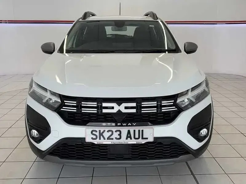 Used Dacia Sandero Expression 2023 White Hatchback