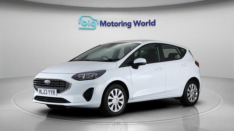 Usado Ford Fiesta Trend 100 HP (73 kW) 2023 Branco Citadino