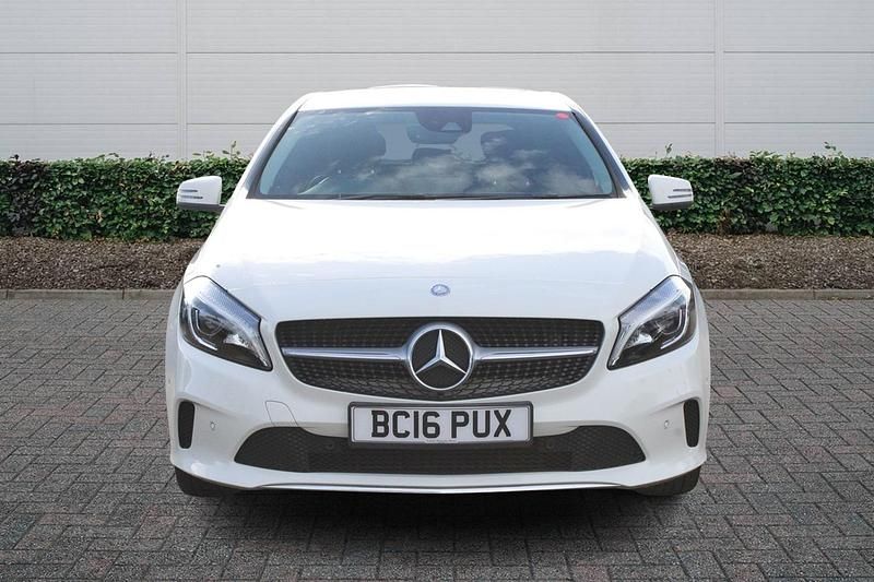 Used Mercedes A200 Premium 156 HP (114 kW) 2016 White Hatchback