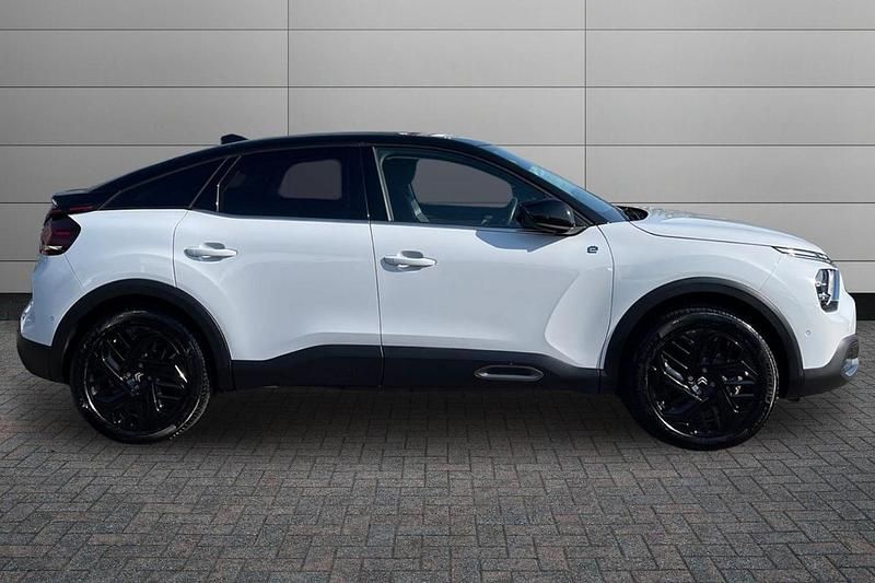 Used Citroën e-C4 100 kW (136 HP) 2024 Okenite white Hatchback