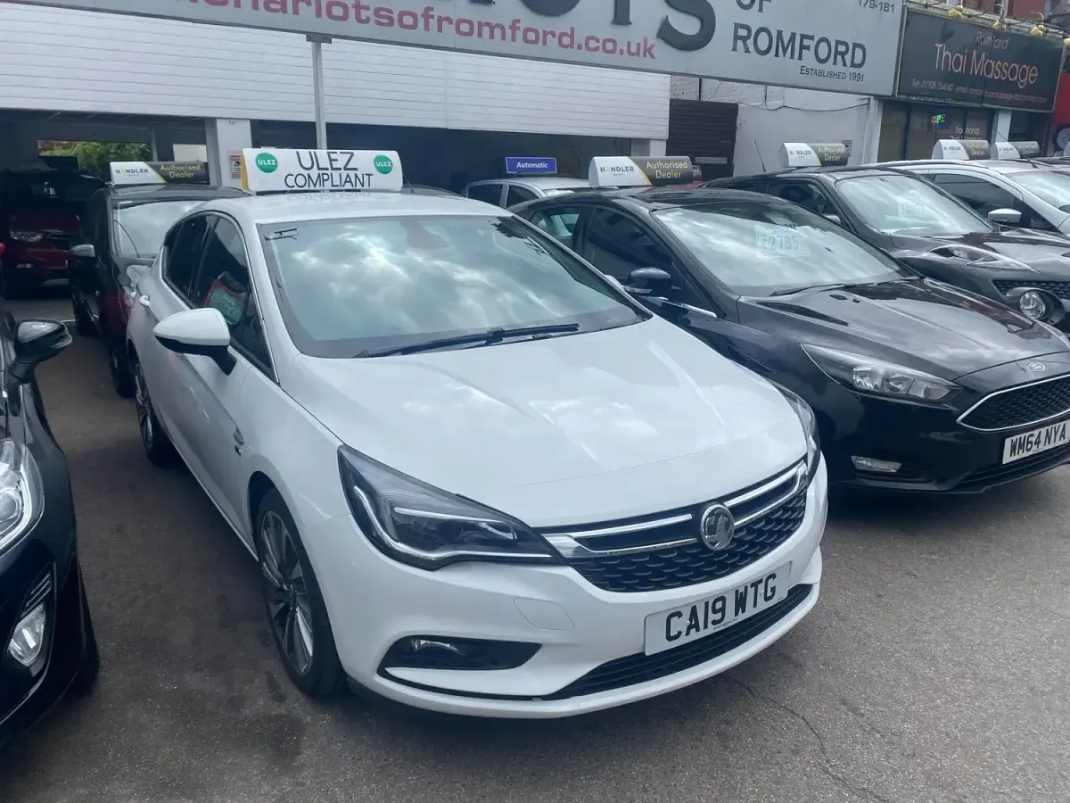 Second-hand Vauxhall Astra 2019 Alb Hatchback