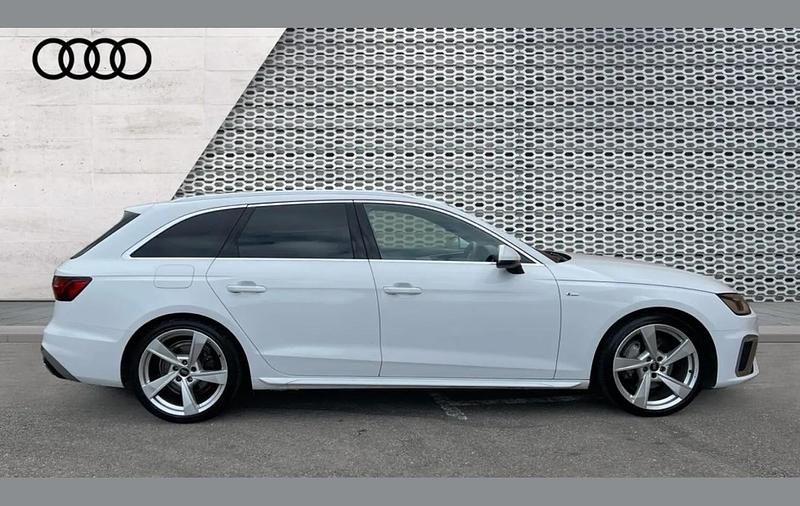 Begagnad Audi A4 S-Line 204 HK (150 kW) 2024 Vit Kombi
