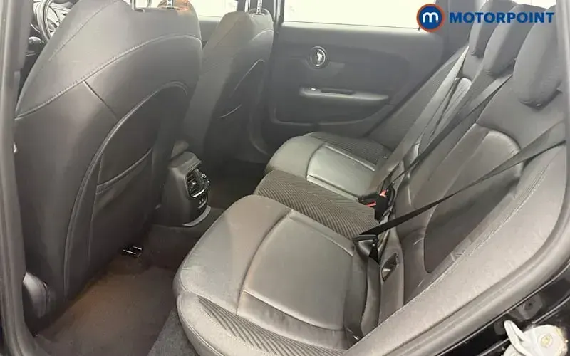 Used Mini Cooper Clubman Chili 136 HP (100 kW) 2018 Black Estate