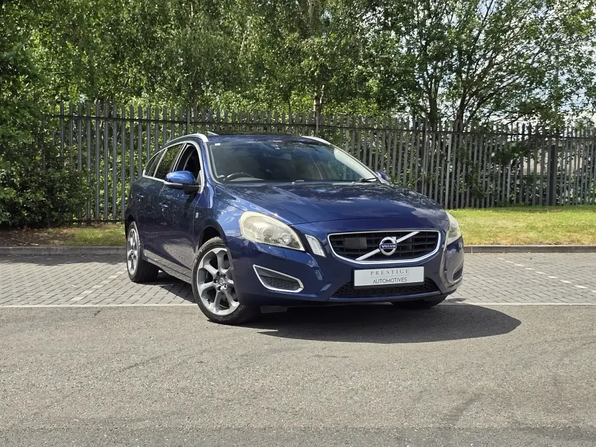 Used Volvo V60 Ocean Race 180 HP (132 kW) 2013 Blue Estate