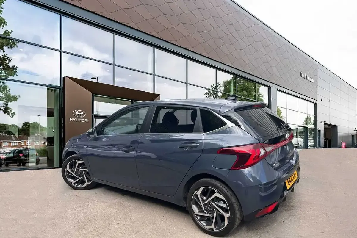 Used Hyundai i20 Premium 100 HP (73 kW) 2021 Grey Hatchback