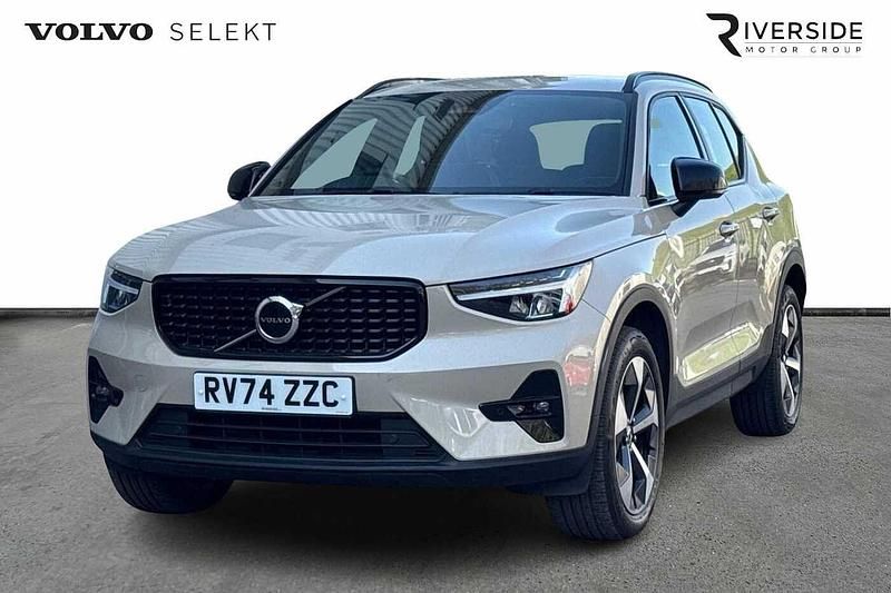 Usado Volvo XC40 Plus 2024 Dourado SUV