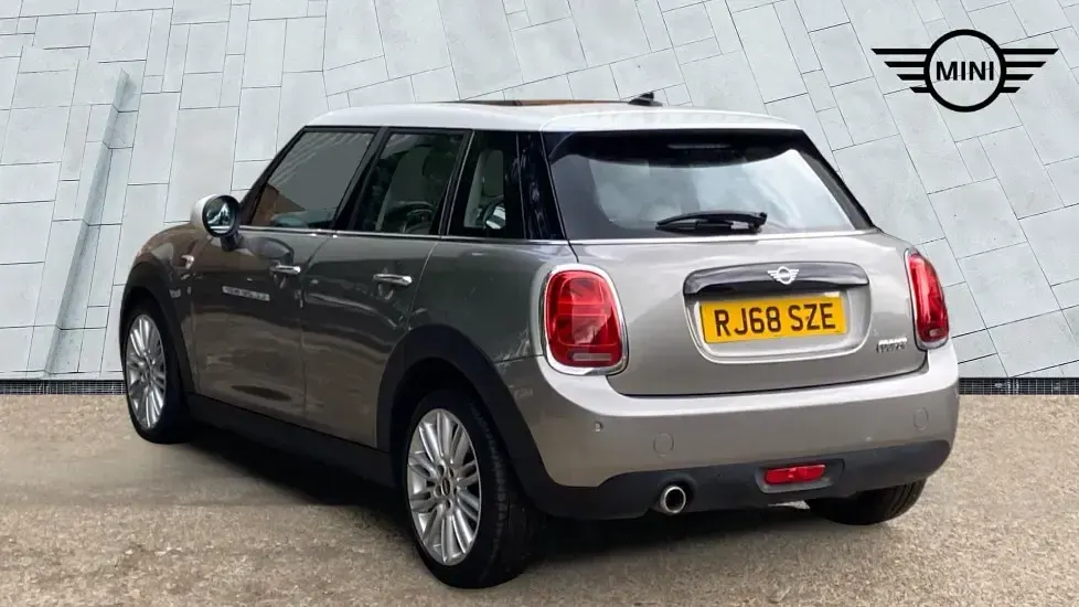 Used Mini Cooper Hatch 134 HP (98 kW) 2018 Silver Hatchback
