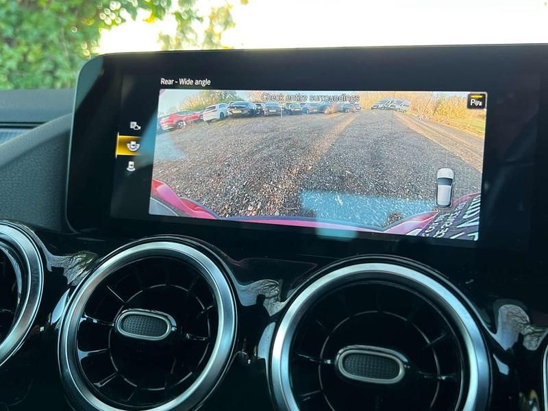 Used Mercedes GLA200 Executive 163 HP (119 kW) 2023 Red SUV