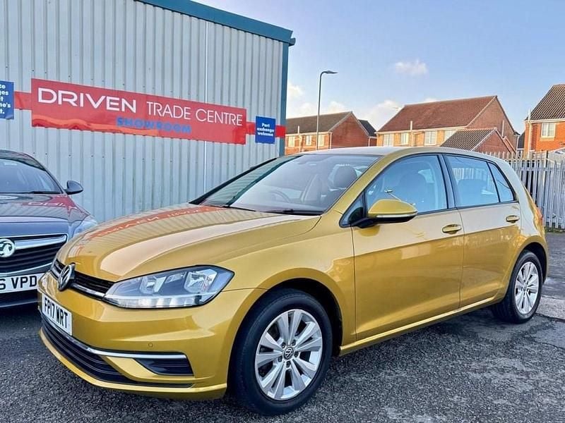 Used VW Golf VII SE 110 HP (80 kW) 2017 Yellow Hatchback