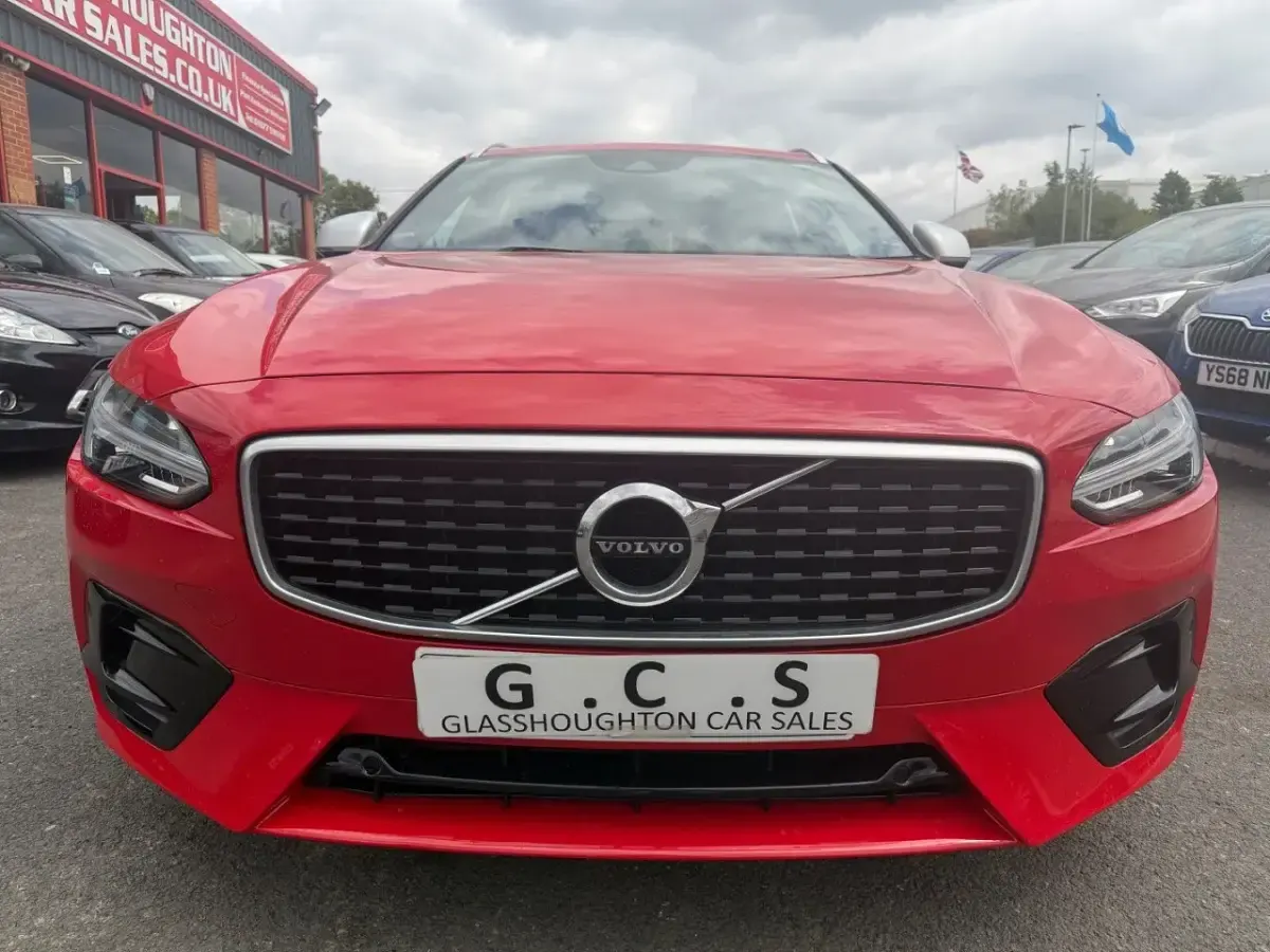 Used Volvo V90 R-Design 2017 Red Estate