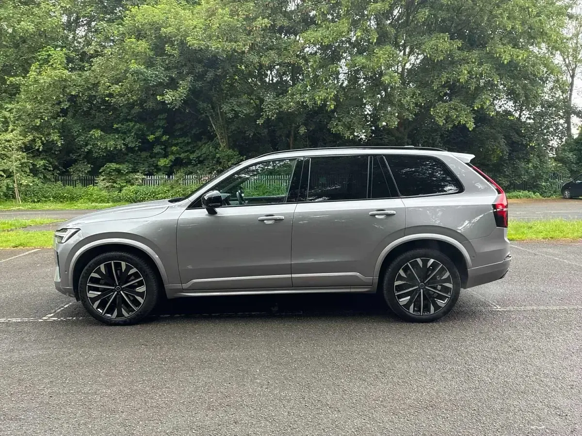 Used Volvo XC90 Ultra 455 HP (334 kW) 2025 Silver SUV