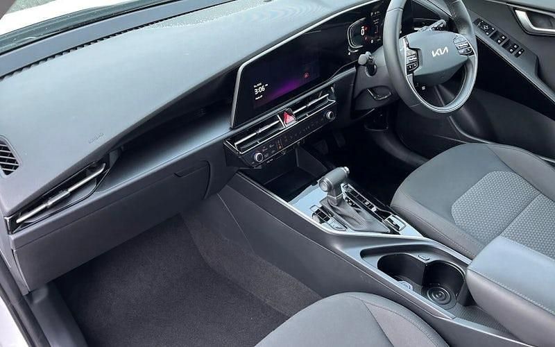 Used Kia Niro 129 HP (94 kW) 2025 White SUV