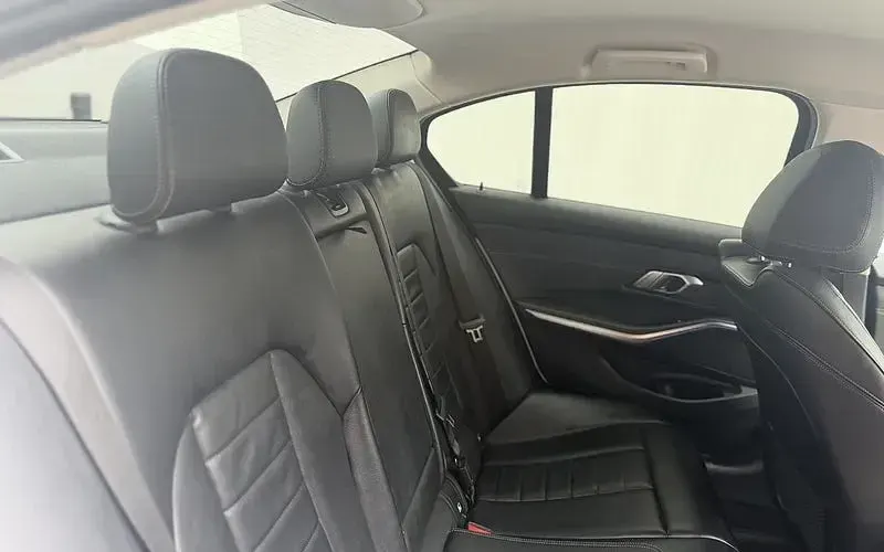 Used BMW 320 Sport Line 190 HP (139 kW) 2019 White Sedan