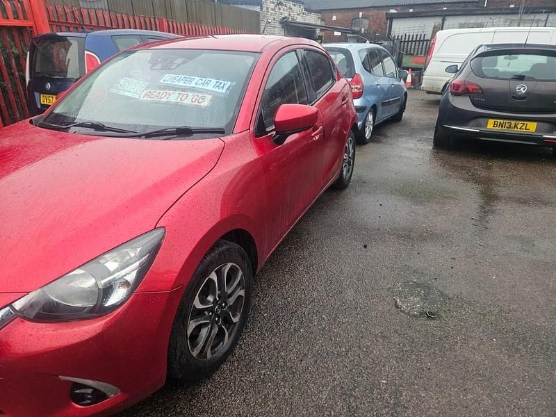 Used Mazda 2 Inclusive 105 HP (77 kW) 2015 Red Hatchback