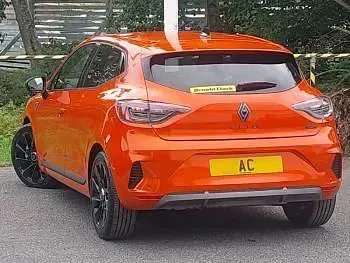 New Renault Clio Iconic Esprit Alpine 143 HP (105 kW) 2026 Special metallic  valencia orange Hatchback