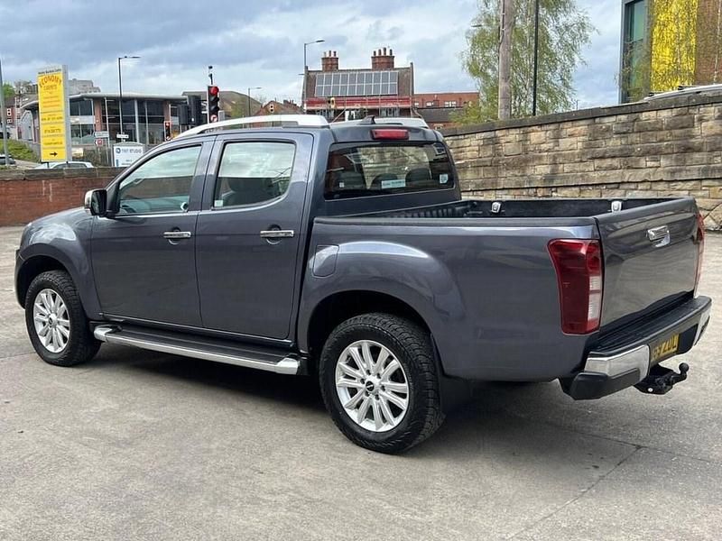 Used Isuzu Pick up 164 HP (120 kW) 2019 Grey Pickup