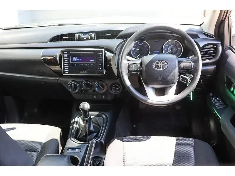 Usado Toyota HiLux Active 150 HP (110 kW) 2020 Branco Pickup