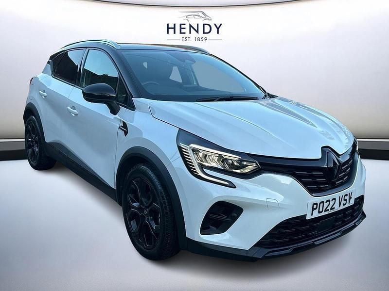 Used Renault Captur Rive Gauche 91 HP (66 kW) 2022 Arctic white with diamond black roof  SUV