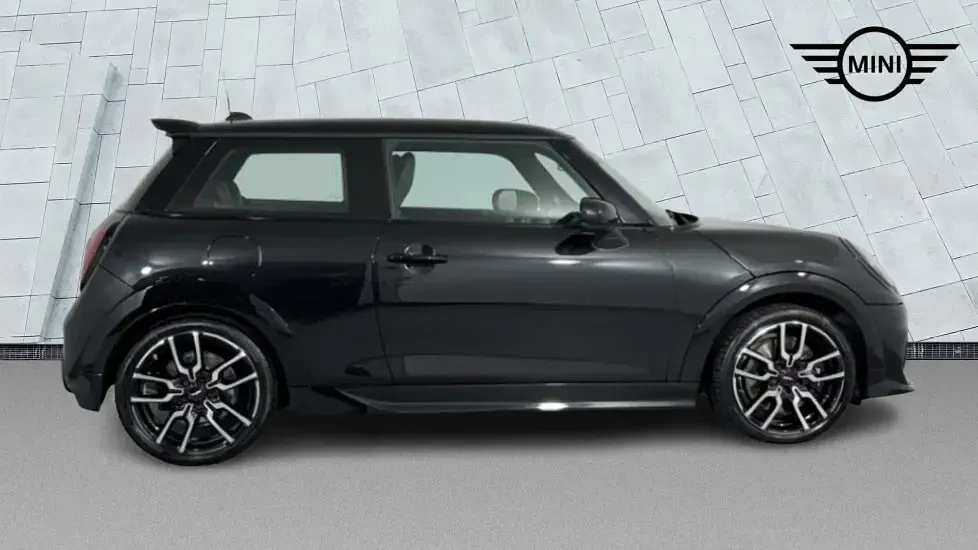 Used Mini Cooper Hatch 154 HP (113 kW) 2024 Black Hatchback