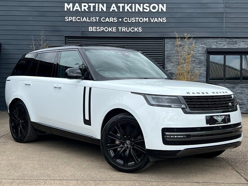 Fuji white Used 2022 Land Rover Range Rover SE SUV | £74,990 (Good price) - Image 1/4