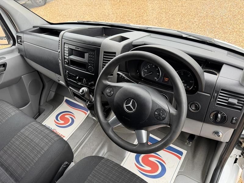 Używany Mercedes Sprinter 140 KM (102 kW) 2017 Biały Van