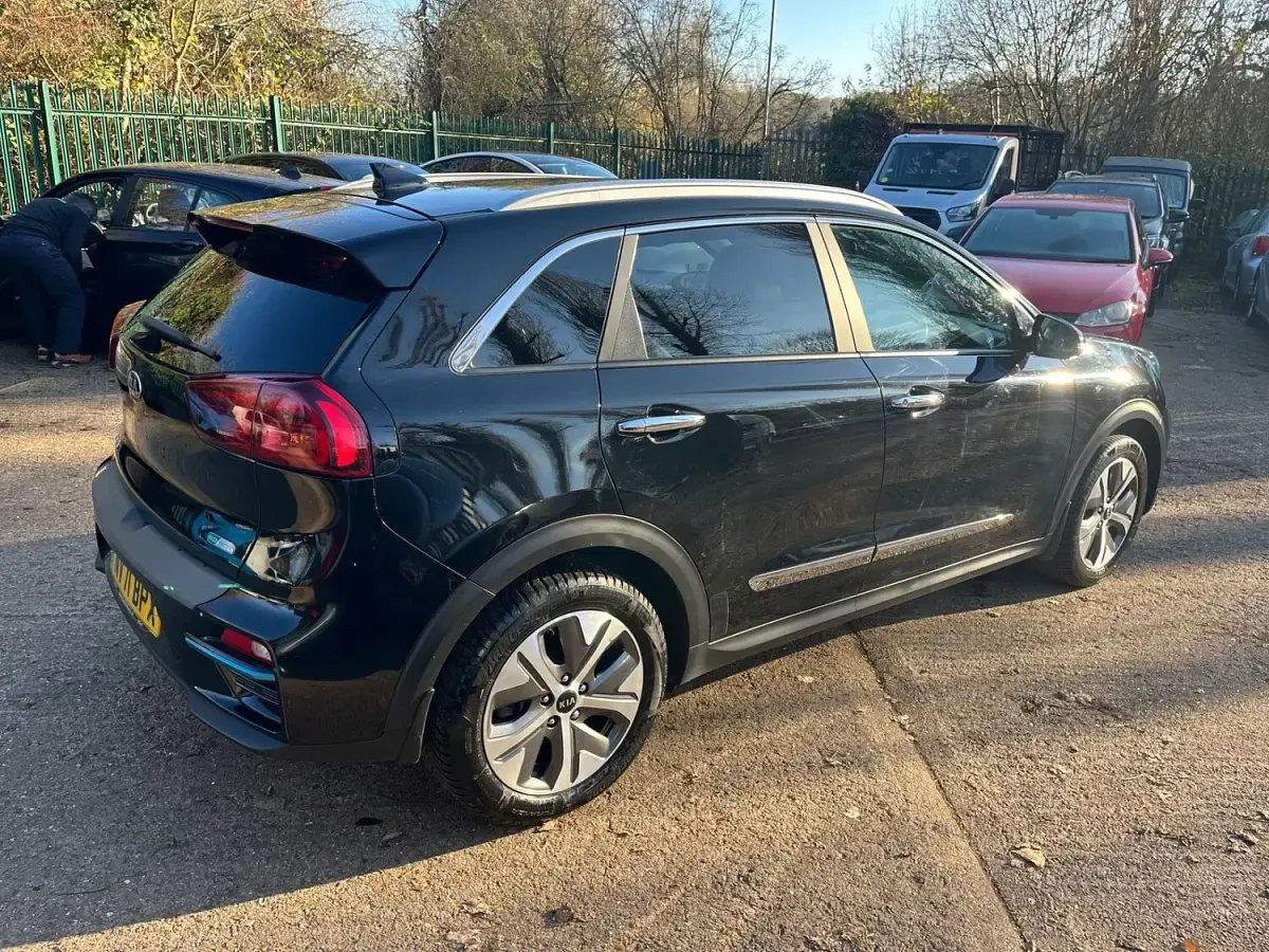 Używany Kia Niro 150 kW (204 KM) 2022 Czarny SUV