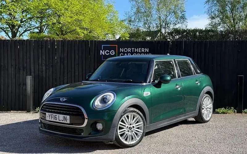 Używany Mini Cooper D Hatch 116 KM (85 kW) 2016 Zielony Hatchback