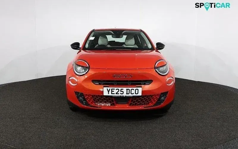 Used Fiat 600 101 HP (74 kW) 2025 Orange SUV