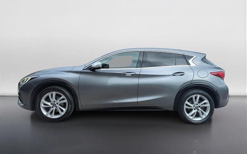 Used Infiniti Q30 122 HP (89 kW) 2017 Grey Hatchback