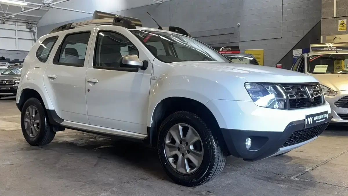 Used Dacia Duster Lauréate 110 HP (80 kW) 2018 White SUV