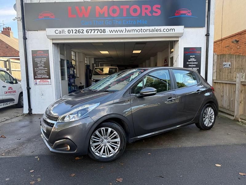 Grey Used 2018 Peugeot 208 Signature Sky Hatchback | £4,995 (Super price) - Image 1/4