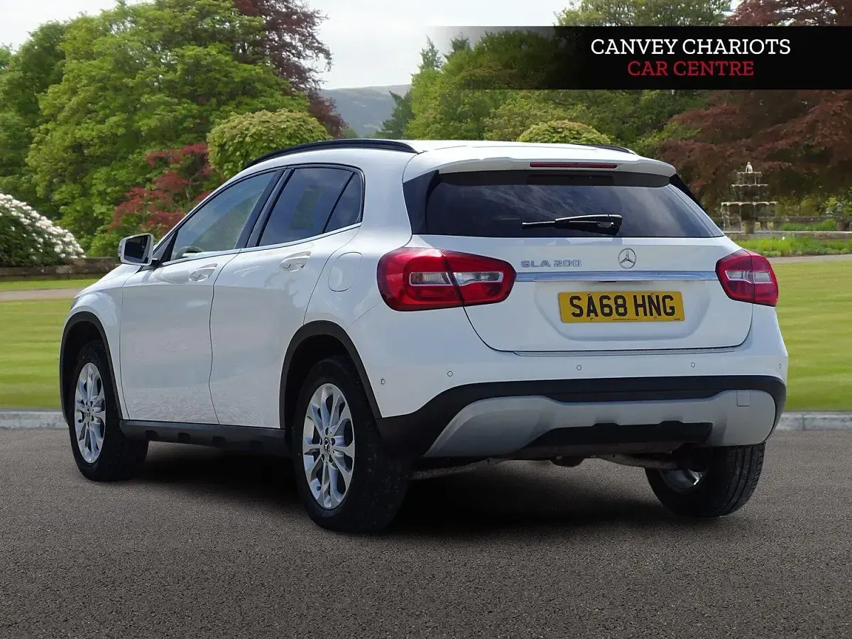 Used Mercedes GLA200 Executive 156 HP (114 kW) 2018 White SUV