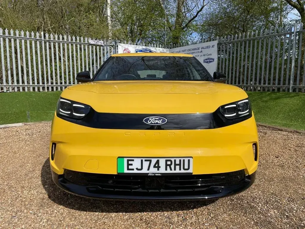Used Ford Capri Select 210 kW (286 HP) 2024 Yellow SUV