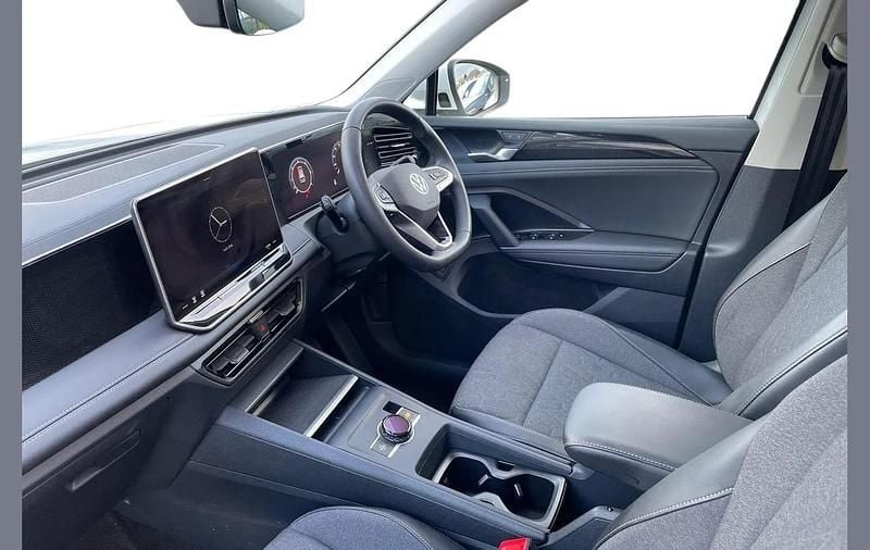 Second-hand VW Tiguan Match 150 CP (110 kW) 2025 Alb SUV