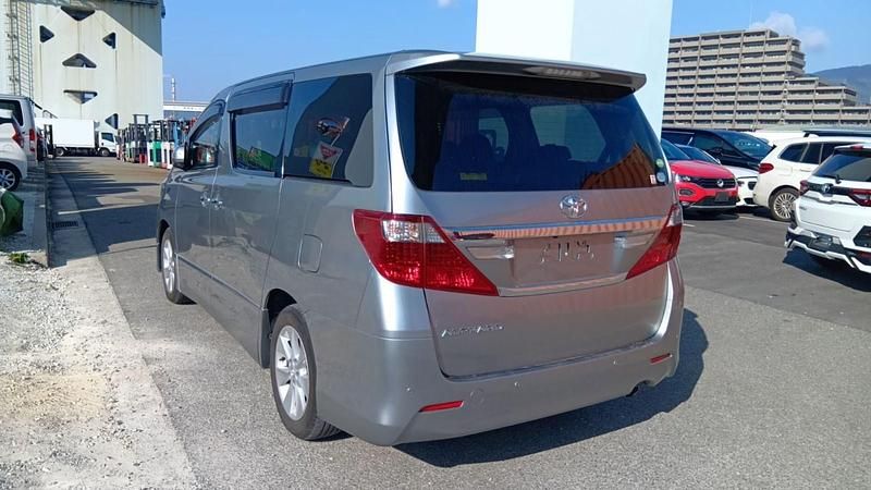 Begagnad Toyota Alphard 2012 Grå Minibuss