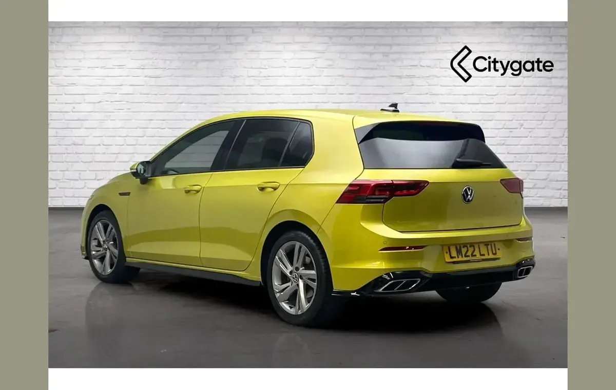Used VW Golf VIII R-line 150 HP (110 kW) 2022 Yellow Hatchback