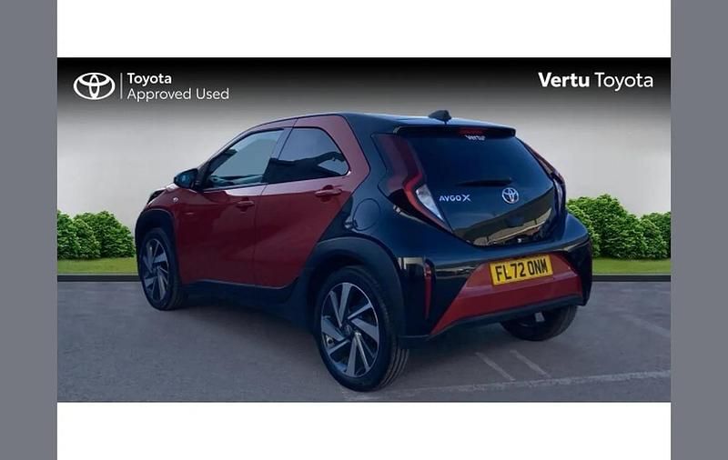 Used Toyota Aygo X 72 HP (52 kW) 2022 Red SUV