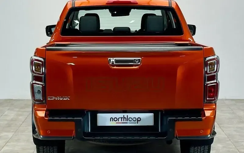 Used Isuzu D-Max 165 HP (121 kW) 2022 Orange Pickup