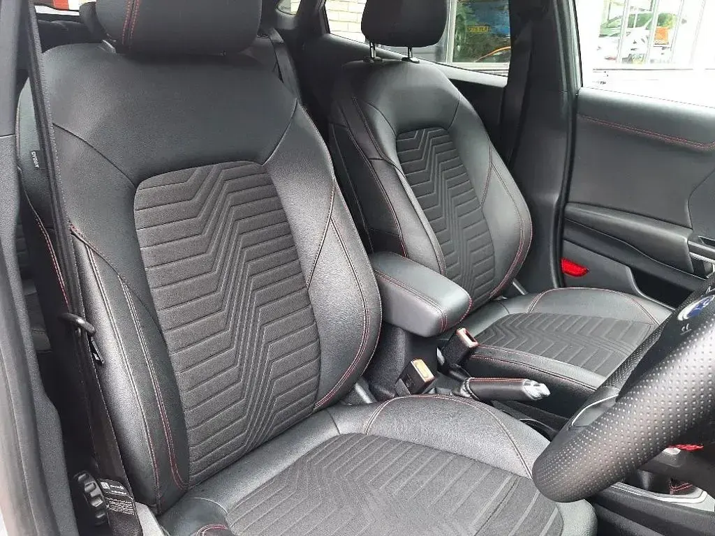Used Ford Puma ST-Line X 125 HP (91 kW) 2023 Solar silver SUV