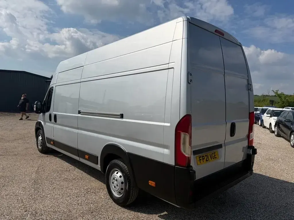 Begagnad Citroën Relay 2021 Silver Van
