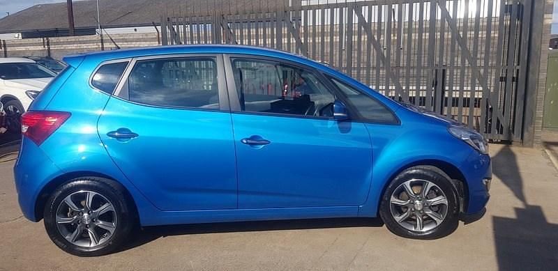 Used Hyundai ix20 SE 90 HP (66 kW) 2017 Blue Hatchback