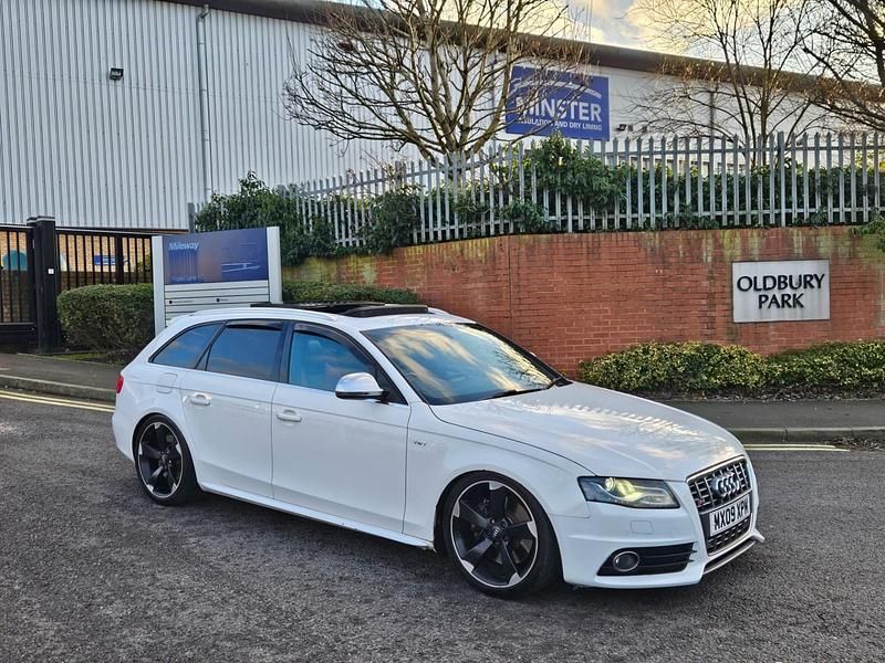 Used Audi A4 2009 White Estate