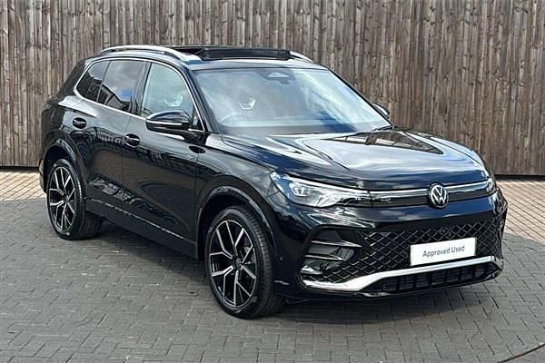 Black Used 2025 VW Tiguan R-line SUV | £35,799 (Expensive) - Image 1/4