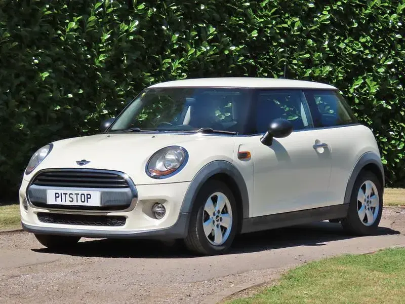 Used Mini ONE Hatch 102 HP (75 kW) 2014 White Hatchback