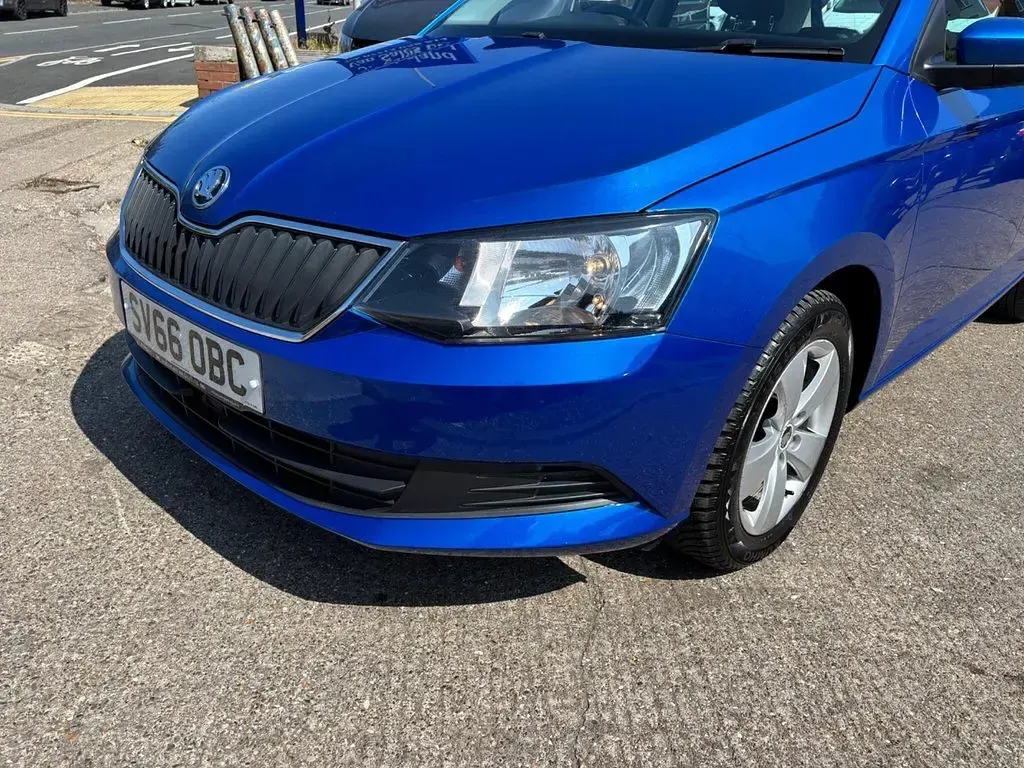 Used Skoda Fabia SE 90 HP (66 kW) 2016 Blue Hatchback