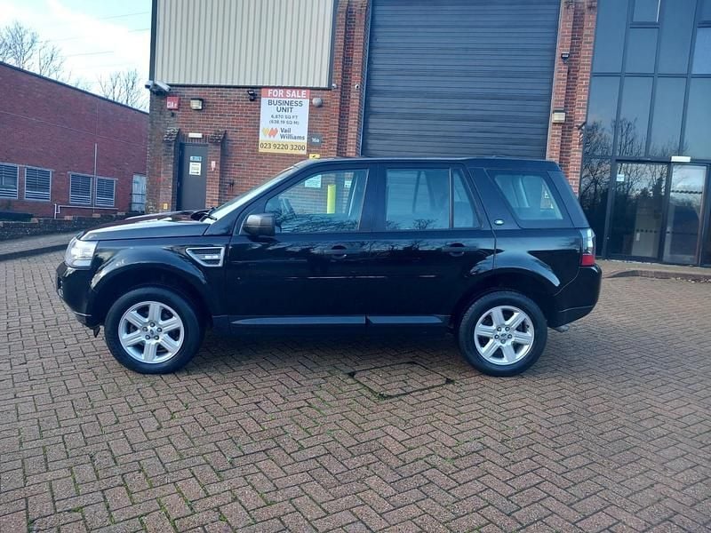 Used Land Rover Freelander 2 S 150 HP (110 kW) 2014 Black SUV