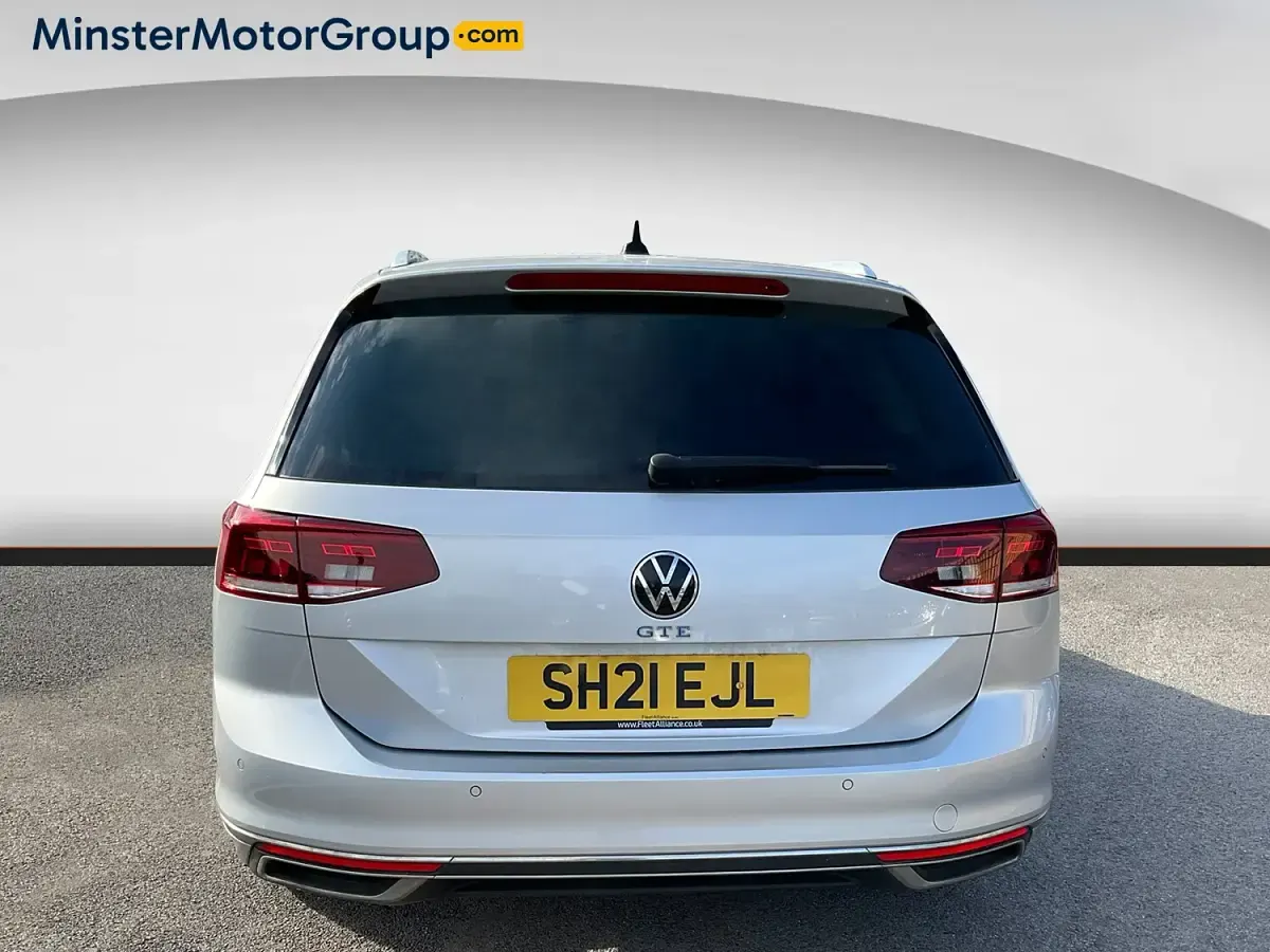Used VW Passat GTE 218 HP (160 kW) 2021 Silver Estate