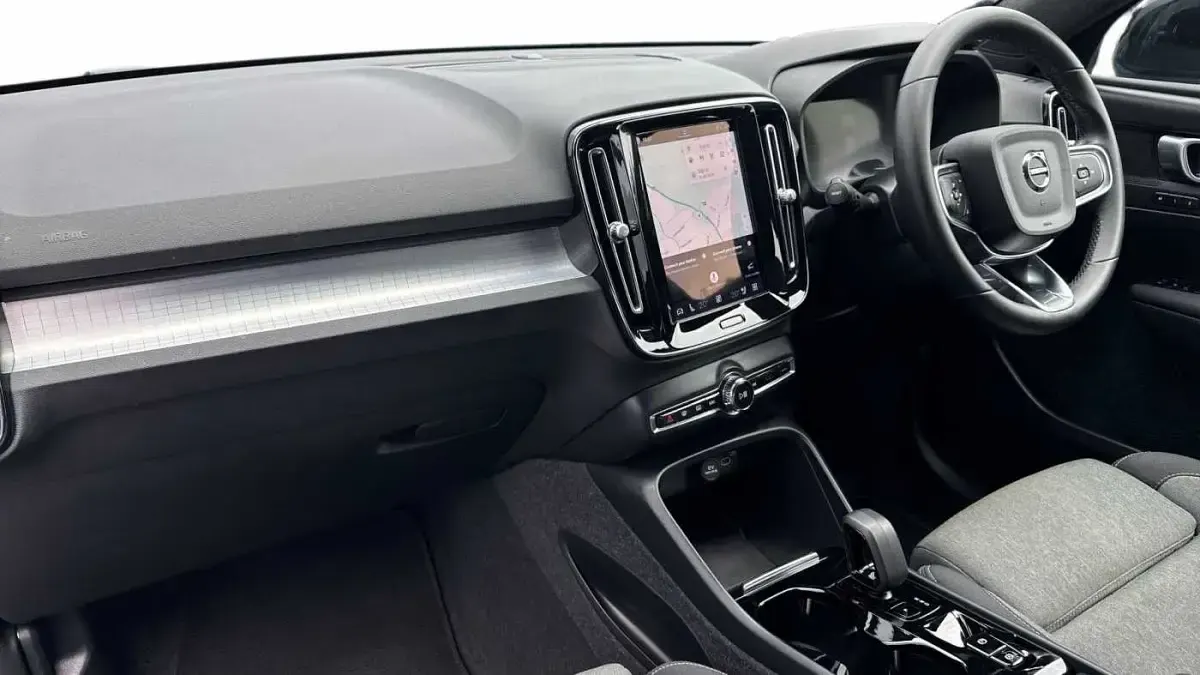 Used Volvo XC40 Plus 161 HP (118 kW) 2023 Blue SUV