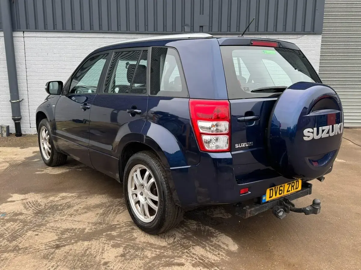 Used Suzuki Grand Vitara SZ-T 129 HP (94 kW) 2011 Blue Estate